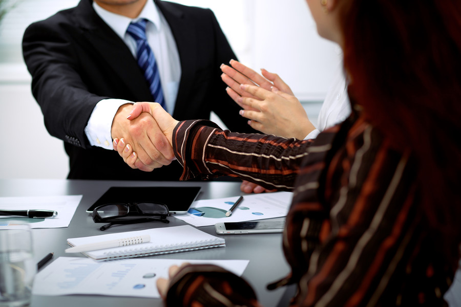 北京法律咨詢網(wǎng)談?wù)煞蛞騼?nèi)疚賠償情人150萬元妻子能要回嗎？