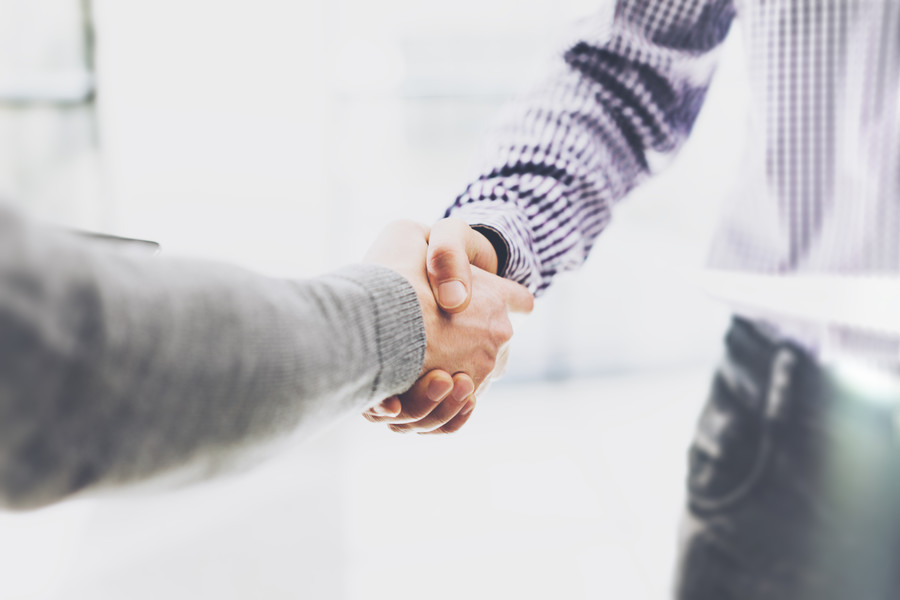 北京律師揭秘：勞動(dòng)合同法更側(cè)重保護(hù)企業(yè)還是勞動(dòng)者？