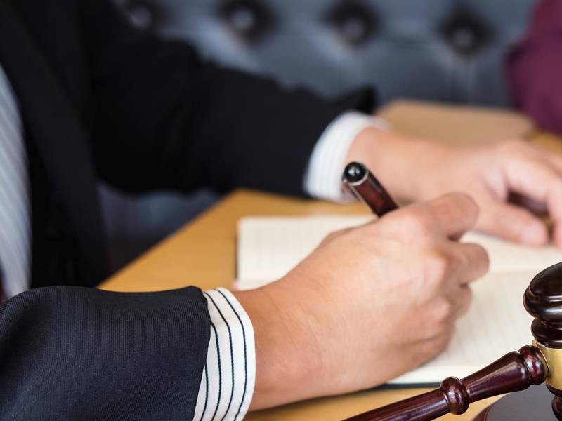 北京勞動糾紛律師簡述勞動合同陷阱提現(xiàn)點